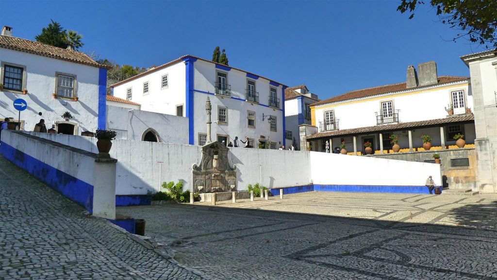 ÓBIDOS - het plein Praça de Santa Maria