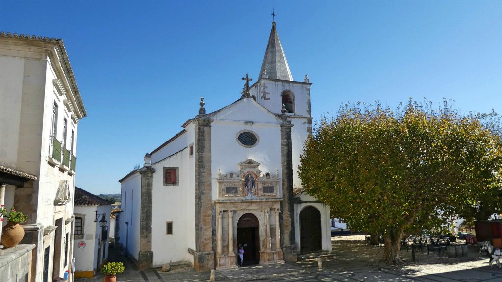 ÓBIDOS - de kerk van Santa Maria