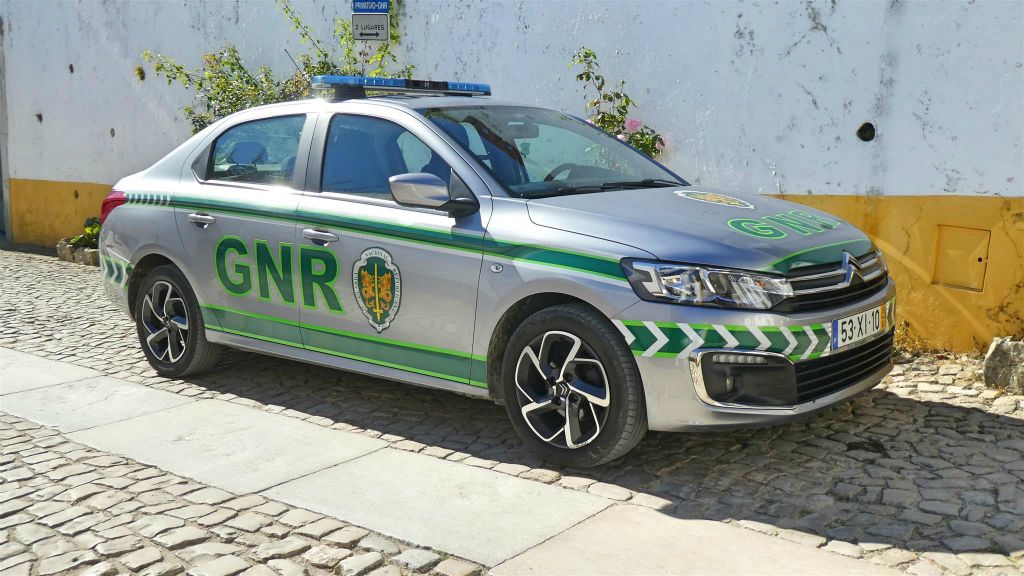 ÓBIDOS - een auto van de nationale republikeinse garde