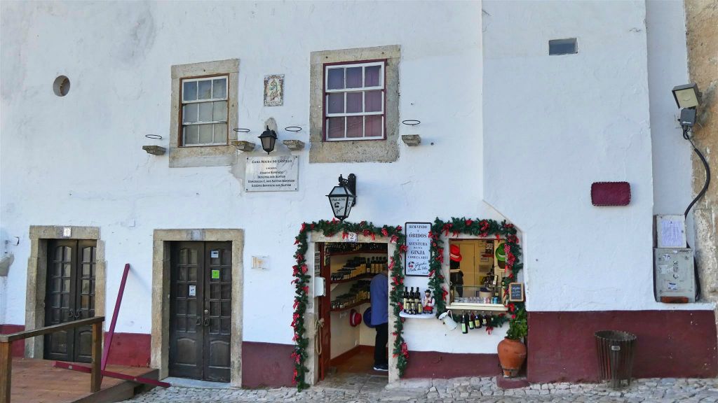 ÓBIDOS - een winkel met Portugese likeuren