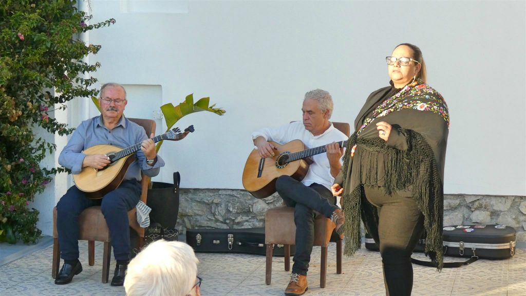 FIGUEIRA DA FOZ - een Fado zangeres met 2 muzikanten