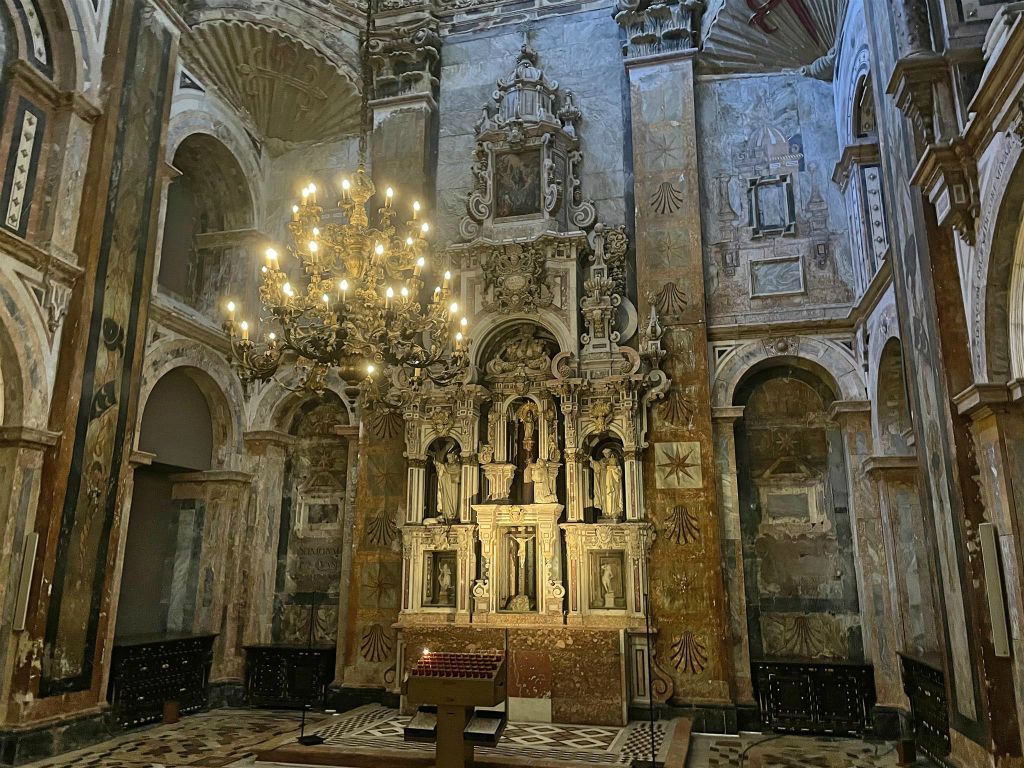 SANTIAGO DE COMPOSTELLA - binnen in de kathedraal