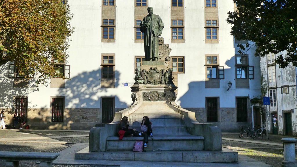 SANTIAGO DE COMPOSTELLA - het Montero Ríos monument