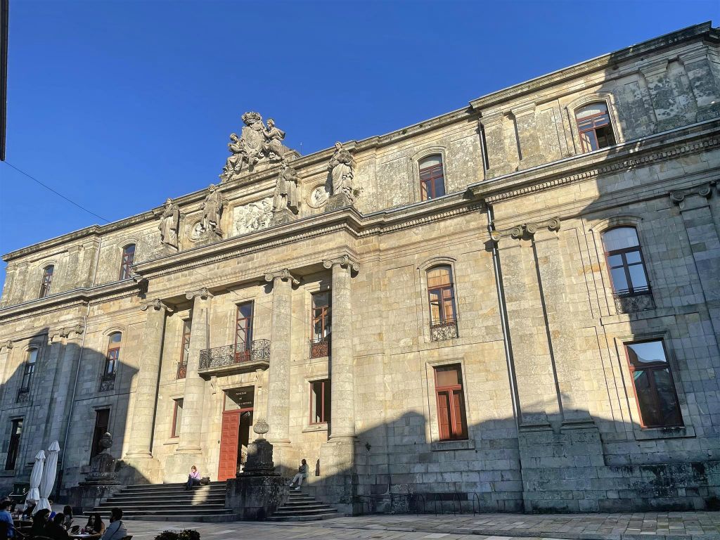 SANTIAGO DE COMPOSTELLA - de universiteitsbibliotheek van de faculteit geografie en geschiedenis