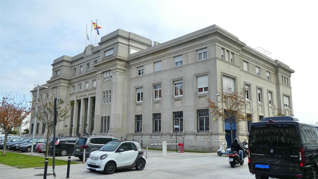 LA CORUÑA - een gebouw van de havenautoriteit