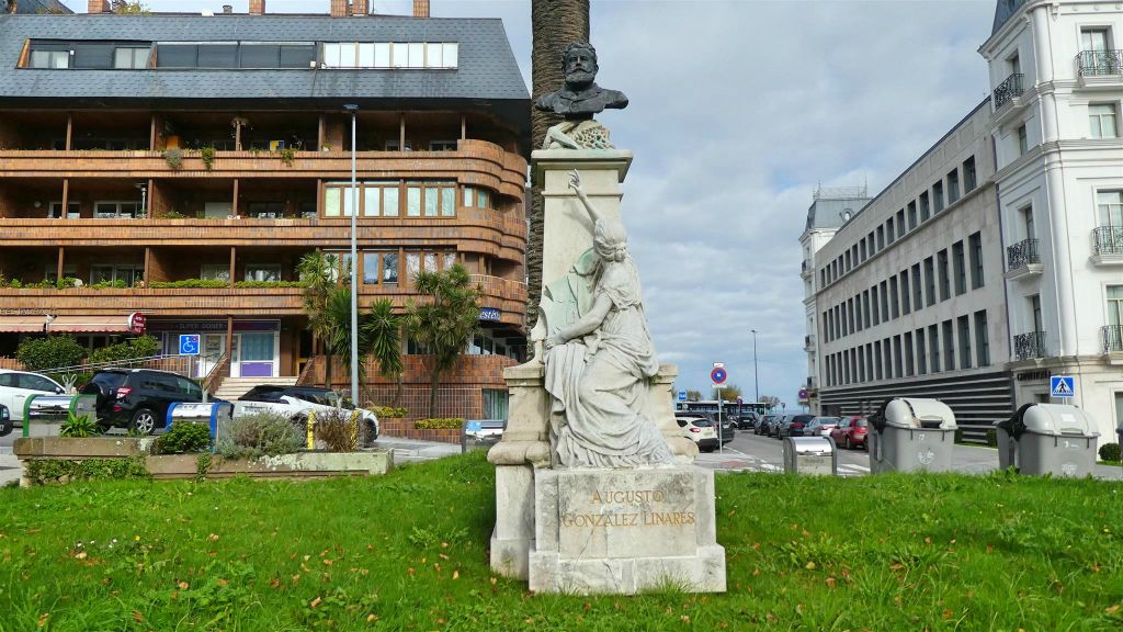SANTANDER - het Augusto González de Linares monument
