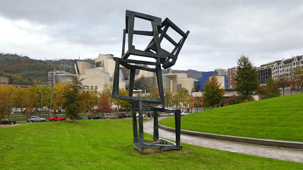 BILBAO - een kunstwerk bij het Guggenheim museum
