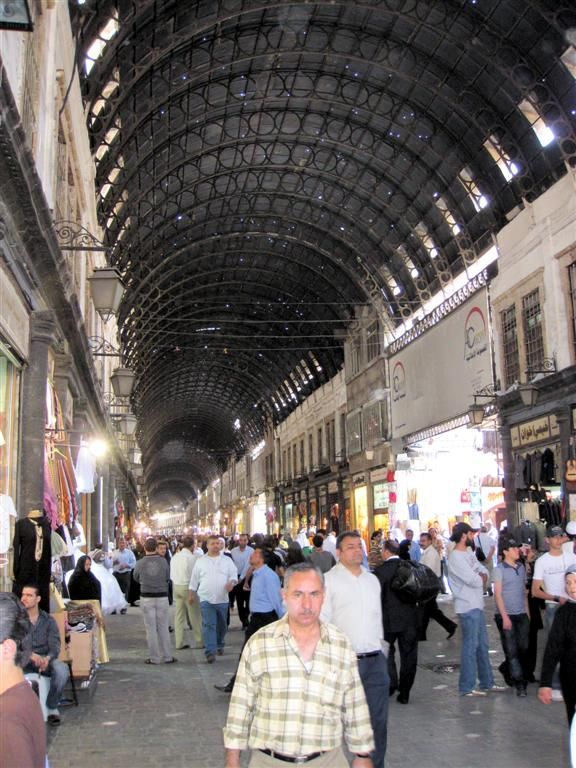 SYRIЁ - DAMASCUS - hoofdstraat in de souk al-Hamadiyeh