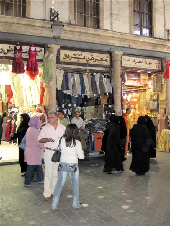 SYRIЁ - DAMASCUS - straatbeeld in souk al-Hamadiyeh