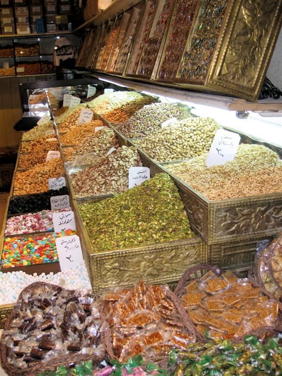 SYRIЁ - DAMASCUS - diverse kruiden en specerijen in souk