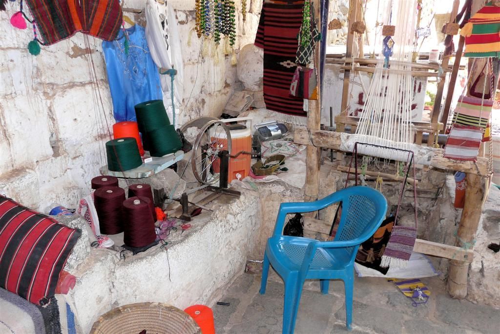 SYRIЁ - BOSRA - oud spinnewiel en weefgetouw