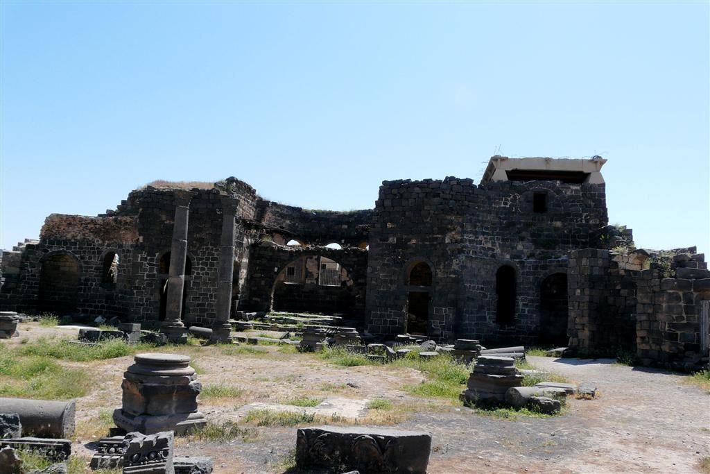 SYRIЁ - BOSRA - oude romeinse overblijfselen van gebouw