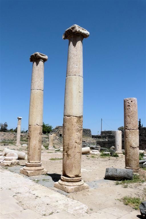 SYRIЁ - BOSRA - romeinse zuilen