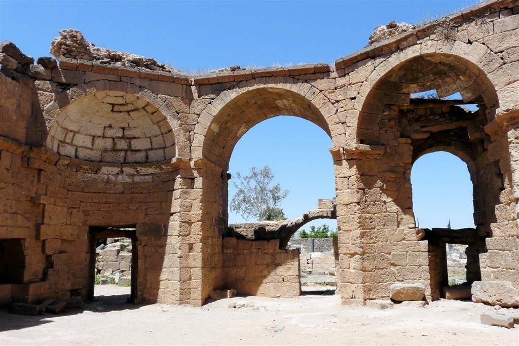 SYRIЁ - BOSRA - romeinse overblijselen van gebouw