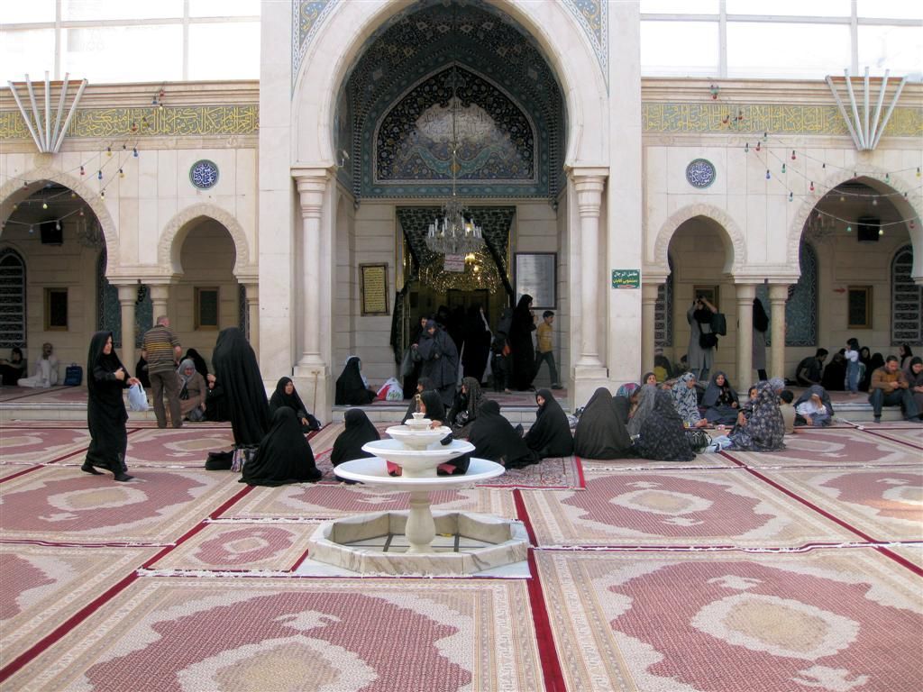 SYRIЁ - DAMASCUS - binnenplein Shiïtisch Roukiyyah moskee
