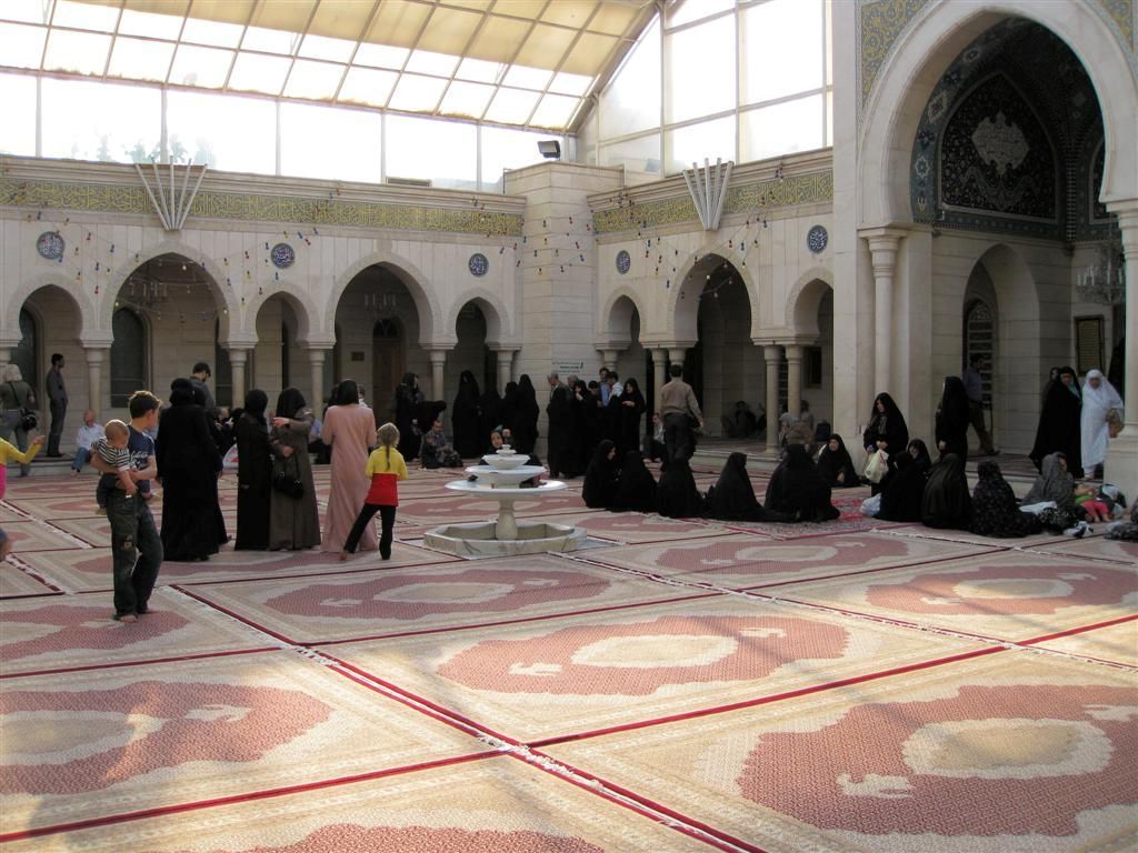 SYRIЁ - DAMASCUS - binnenplein Shiïtisch Roukiyyah moskee