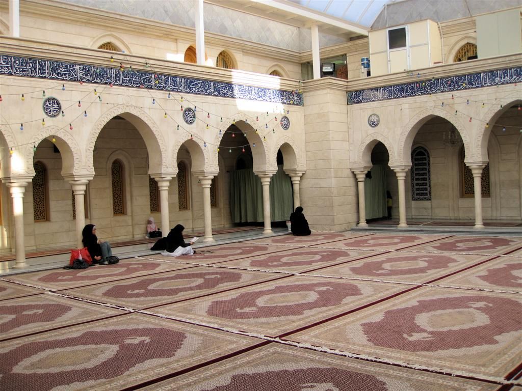 SYRIЁ - DAMASCUS - binnenplein van Shiïtisch Roukiyyah moskee