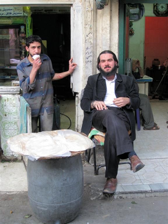SYRIЁ - DAMASCUS - mafiabaas lijkende Syrier