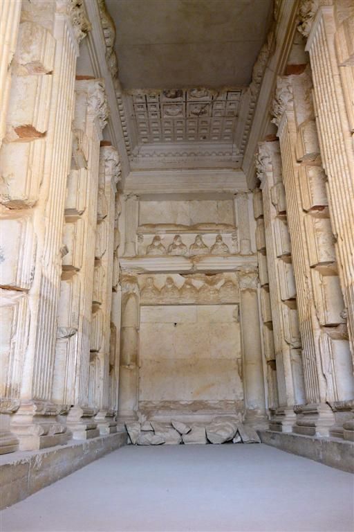 SYRIЁ - PALMYRA -begane grond in de graftoren van Elabel