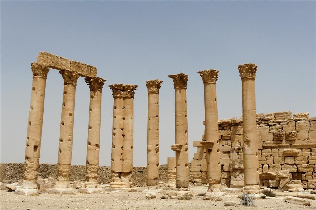 SYRIЁ - PALMYRA - zuilen bij tempel van Bel