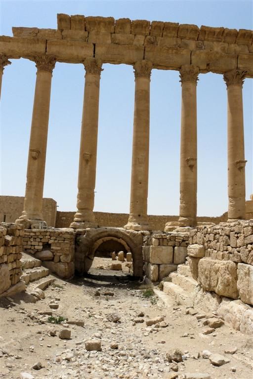 SYRIЁ - PALMYRA - zuilen bij tempel van Bel