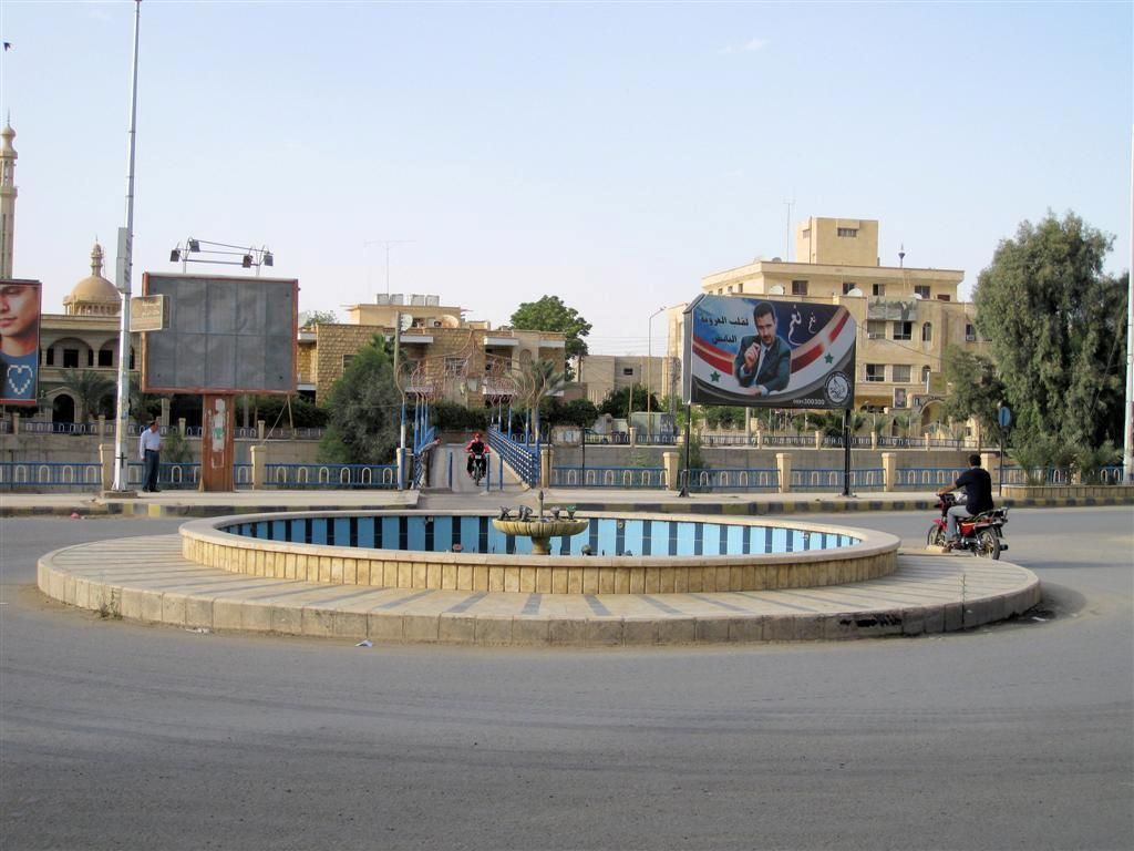 SYRIЁ - DEIR ES ZOR - lege fontein centrum