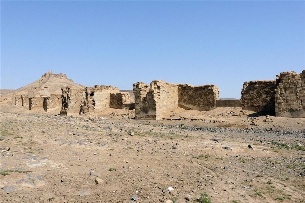 SYRIЁ - HALLABIYEH - oude stadsmuren bij ruïnes van Zenobia