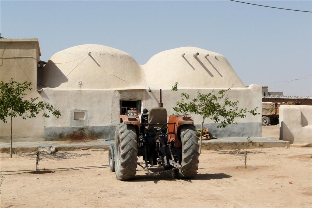 SYRIЁ - RASAFAH - beehive achtige woningen met lemen muren