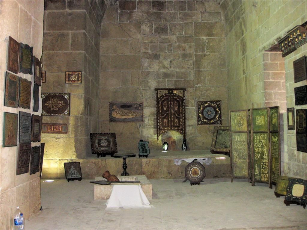 SYRIЁ - ALEPPO - muurdecoraties bij citadel