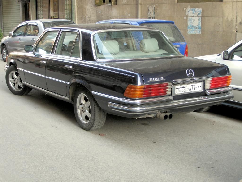 SYRIЁ - ALEPPO - oldtimer Mercedes 280S