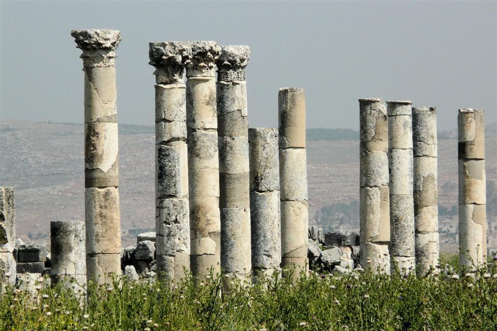 SYRIЁ - APAMEA - romeinse zuilen