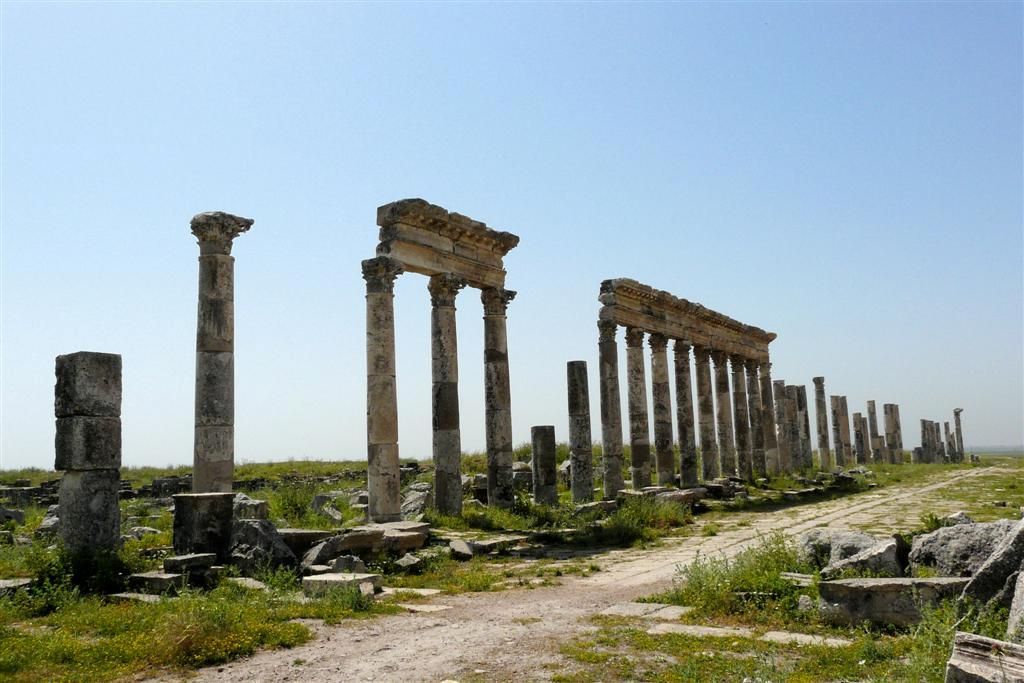SYRIЁ - APAMEA - romeinse zuilen