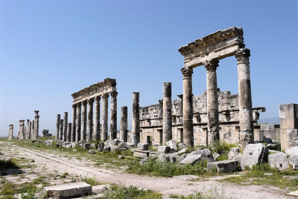SYRIЁ - APAMEA - romeinse zuilen