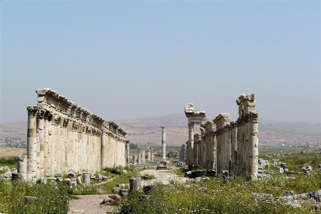 SYRIЁ - APAMEA - romeinse zuilenstraat