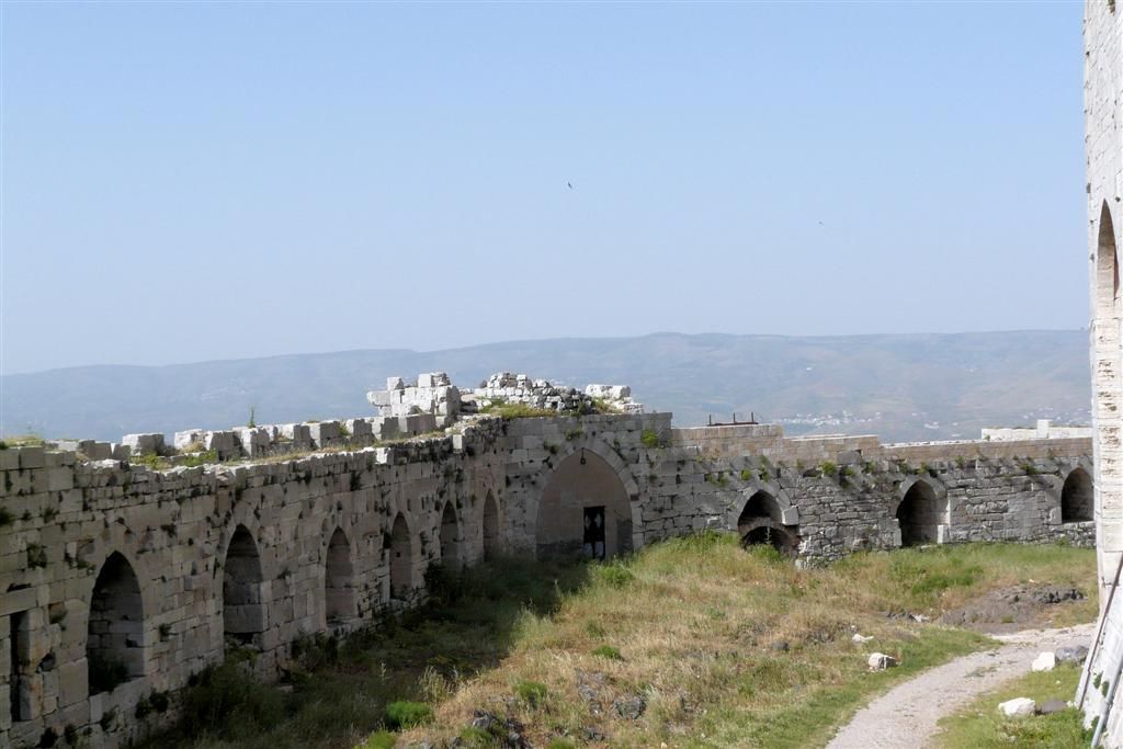 SYRIЁ - KRAK DES CHEVALIERS - buiten muur