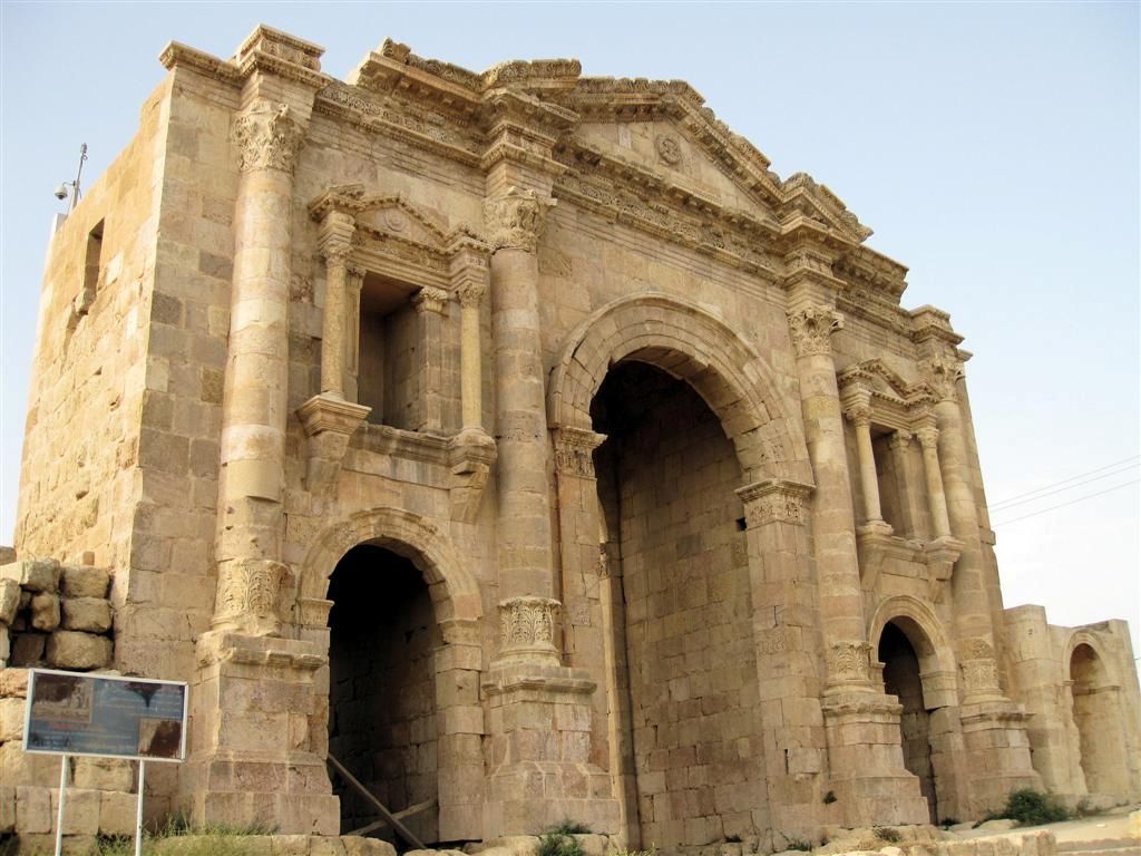 JORDANIЁ - JERASH - boog van Hadrianus