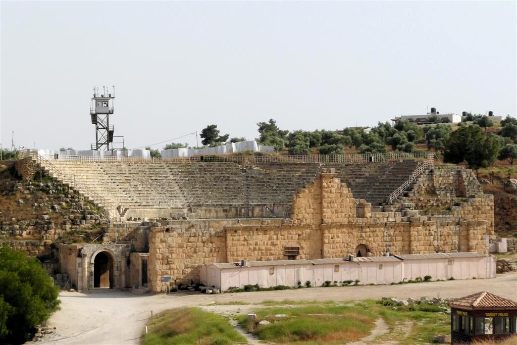 JORDANIЁ - JERASH - theater