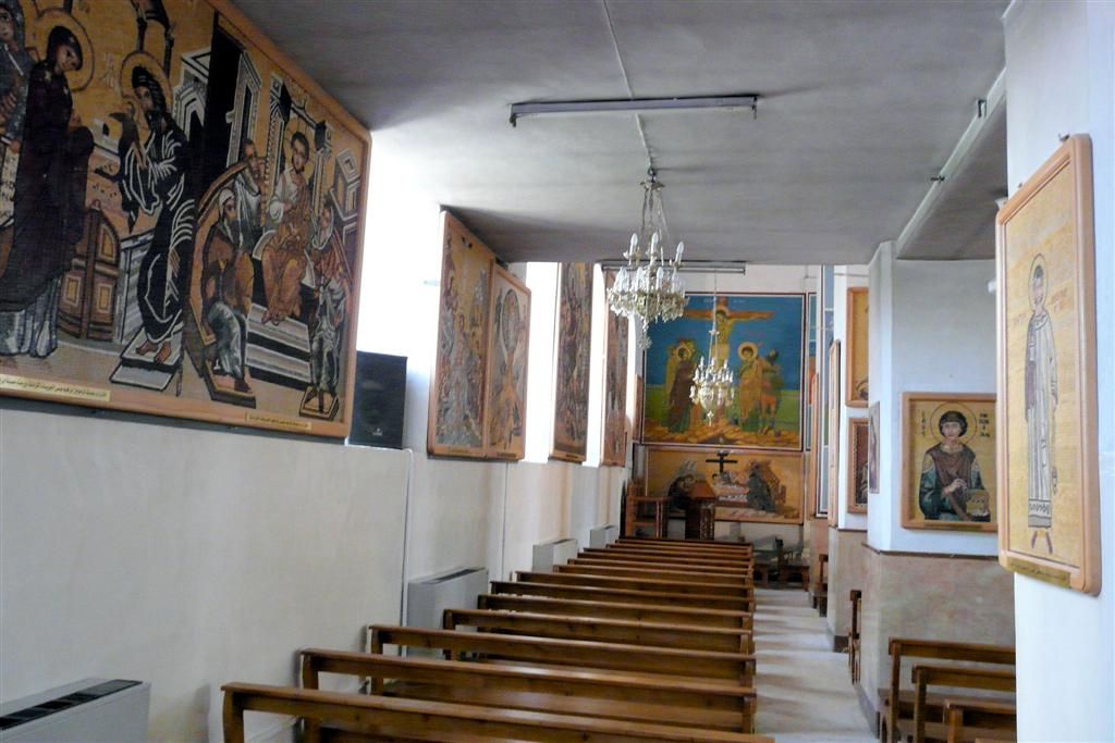 JORDANIЁ - MADABA - binnen in de Griekse orthodoxe kerk
