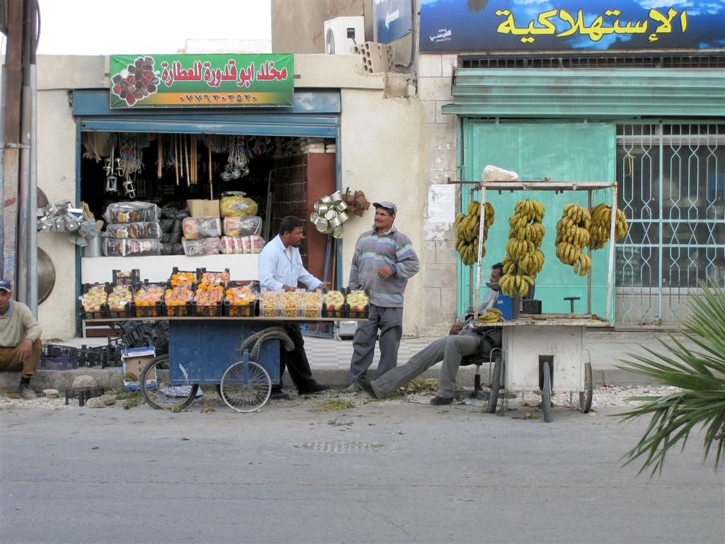JORDANIЁ - MADABA - fruitstal