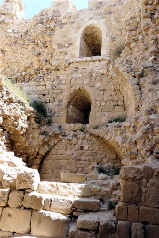 JORDANIЁ - KERAK - gedeelte van ruïne kasteel Kerak