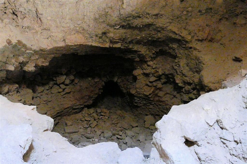 JORDANIЁ - KERAK - oven in ruïne kasteel Kerak
