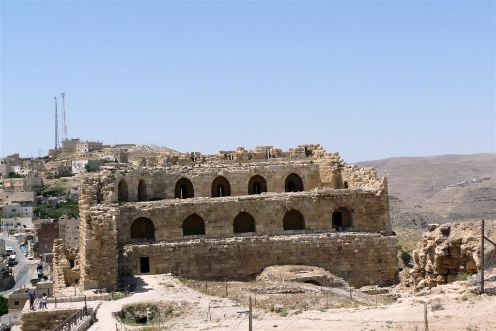 JORDANIЁ - KERAK - gedeelte van ruïne van kasteel Kerak
