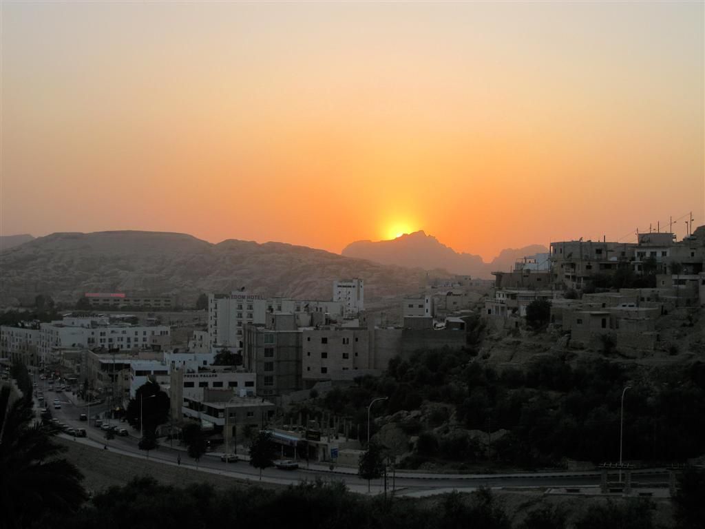 JORDANIЁ - PETRA - zonsondergang