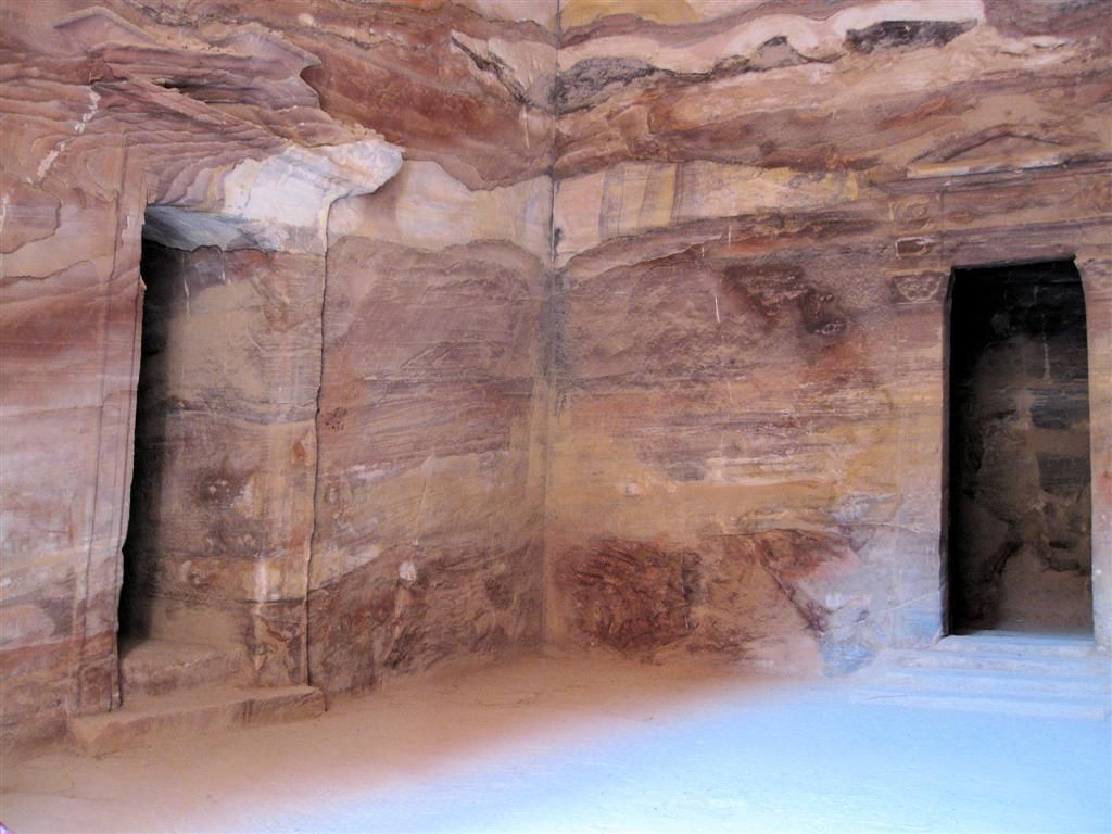 JORDANIЁ - PETRA - binnen in de al Khazneh