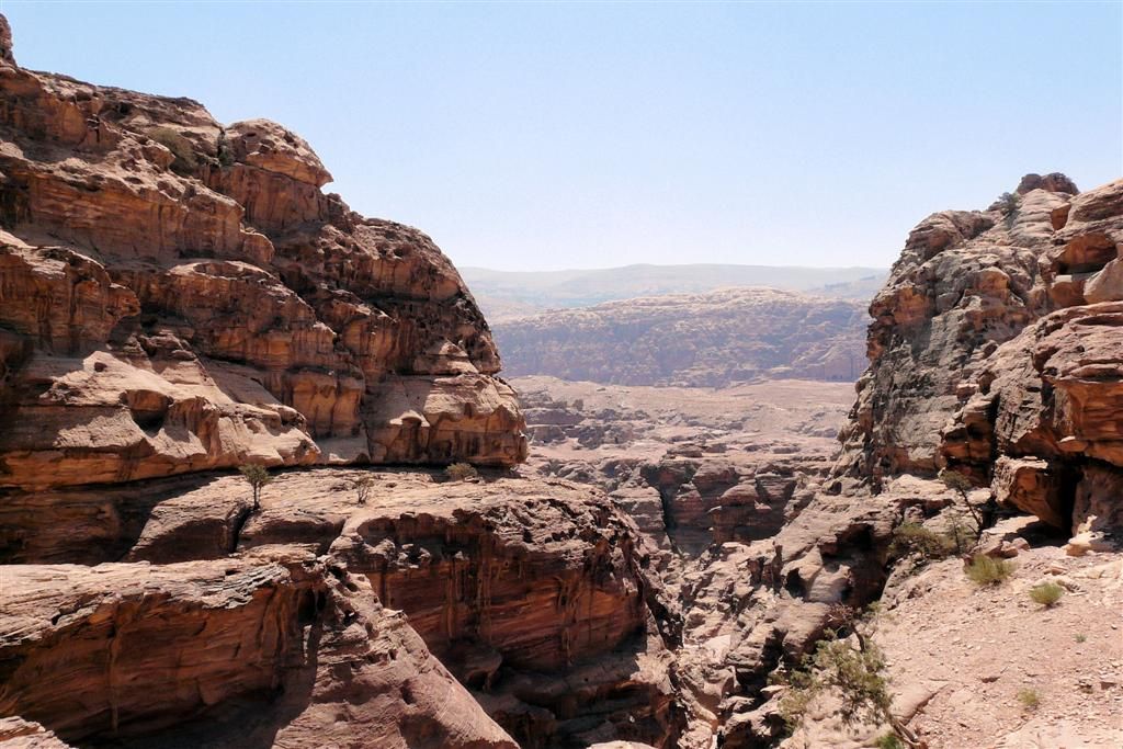 JORDANIЁ - PETRA - uitzicht tijdens klim naar klooster