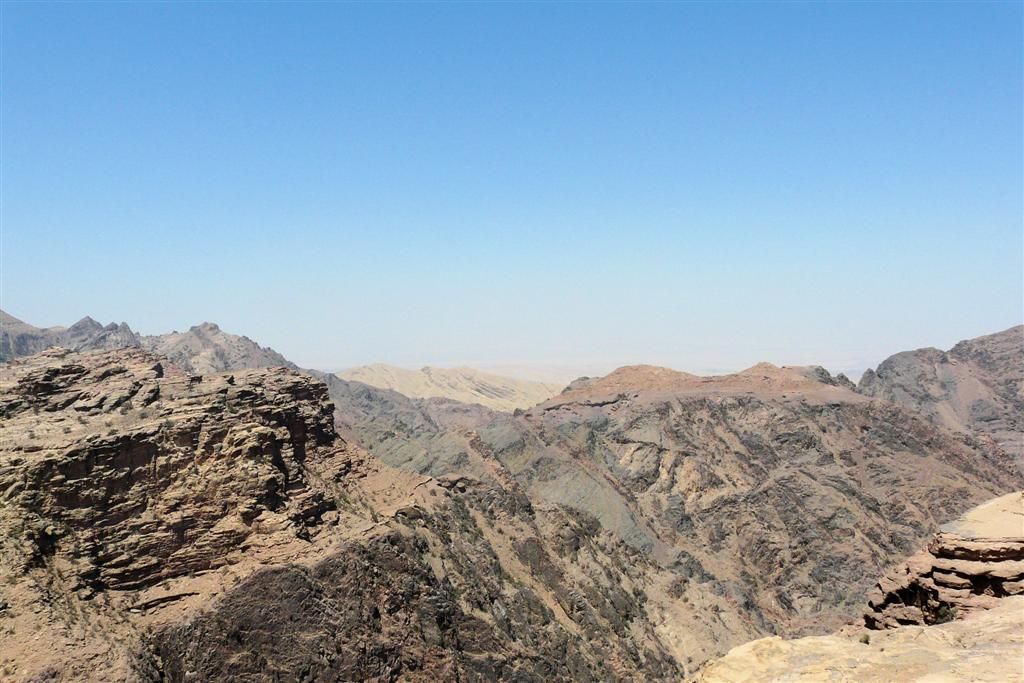 JORDANIЁ - PETRA - uitzicht vanaf uitkijkpunt bij klooster