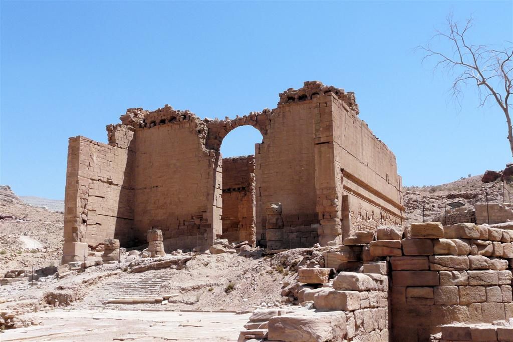JORDANIЁ - PETRA - tempel van Dushares
