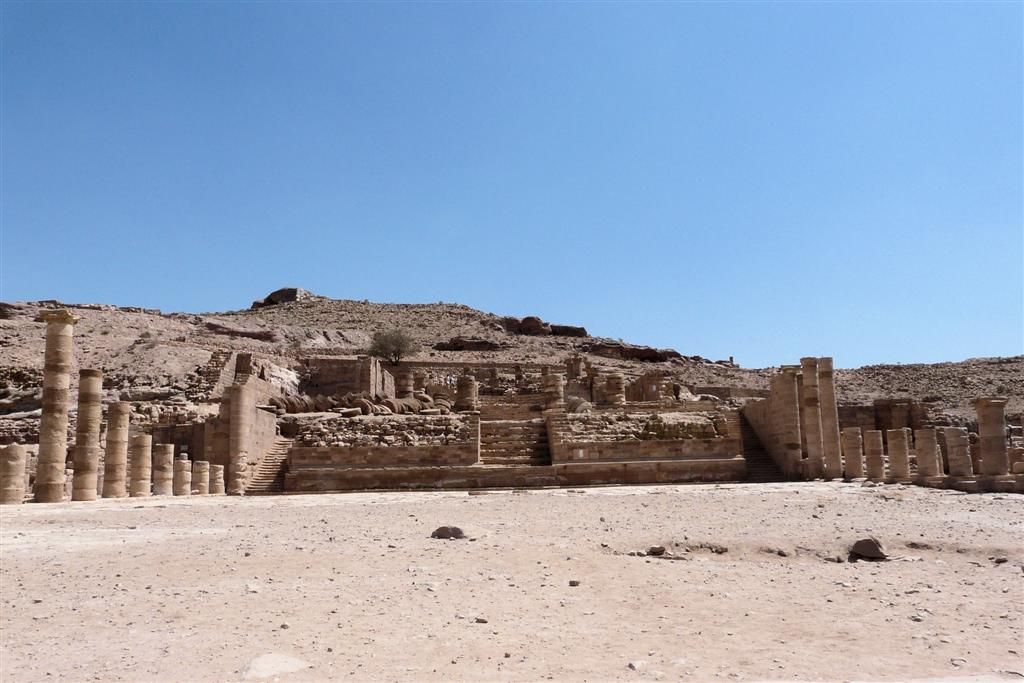 JORDANIЁ - PETRA - de grote tempel