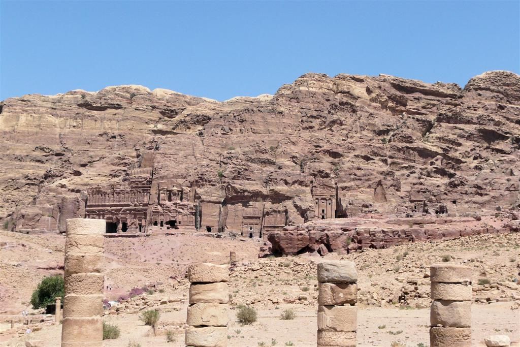 JORDANIЁ - PETRA - uitzicht op koningsgraven