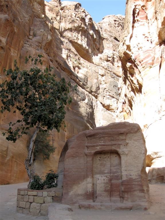 JORDANIЁ - PETRA - rots